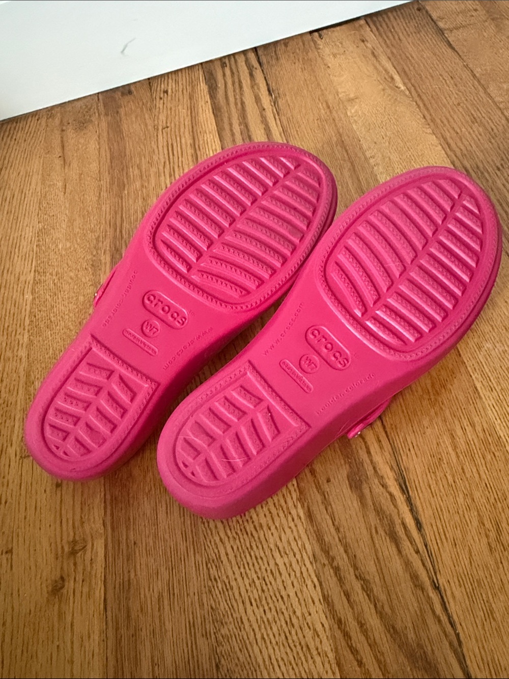 CROCS Hot Pink Slide Sandals with White Footbed - Picture 5 of 5
